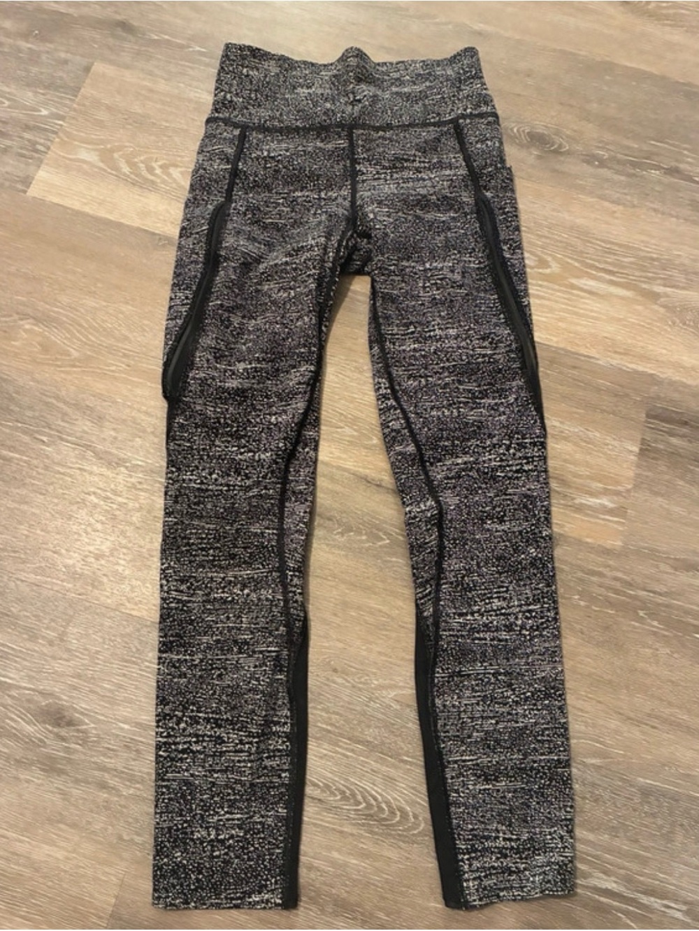 Lululemon Women’s Black & Grey Active Leggings size 4